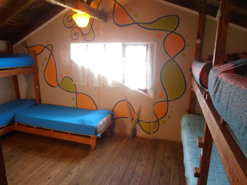 La Casa Del Arbol - Hostel El Bolsón الغرفة الصورة