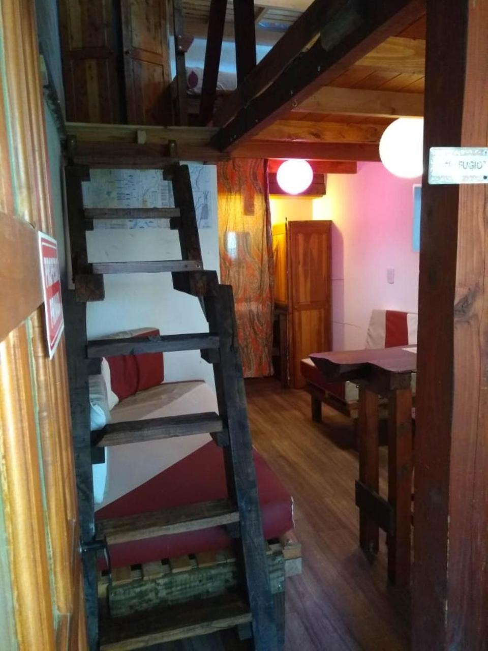 La Casa Del Arbol - Hostel El Bolsón المظهر الخارجي الصورة